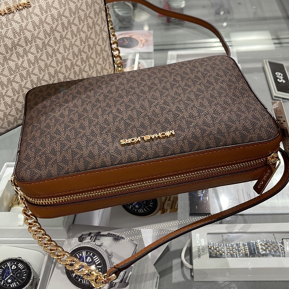 Michael Kors Jet Set Item Large East West Zip Crossbody Brown Signature - Picture 9 of 16